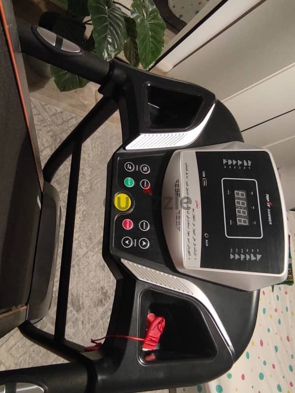 Multifunctional electric fitness treadmill and has a wonderful screen 1