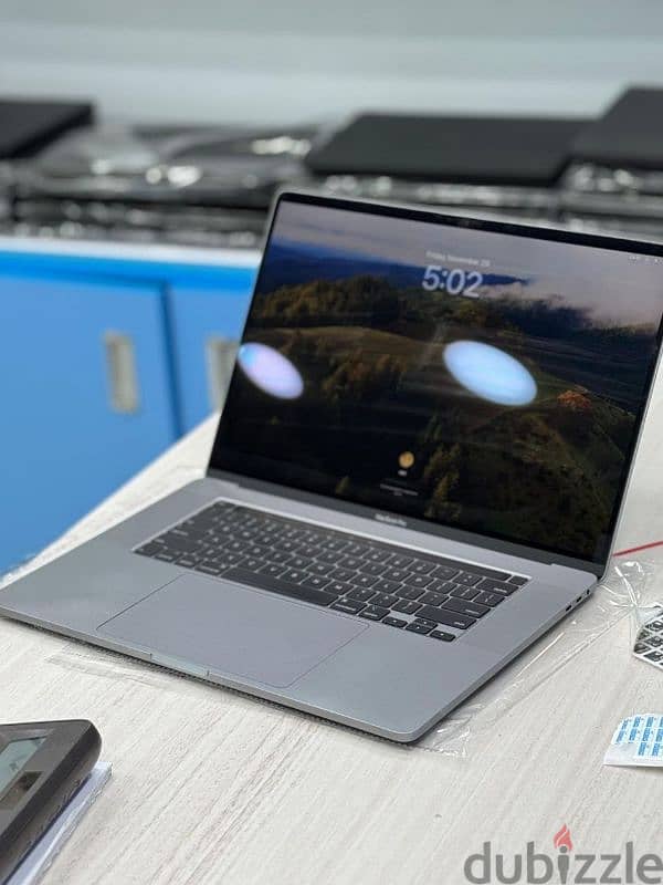 بسعرررر مفااااااجاه MacBook Pro 2019 تاتش بار 0