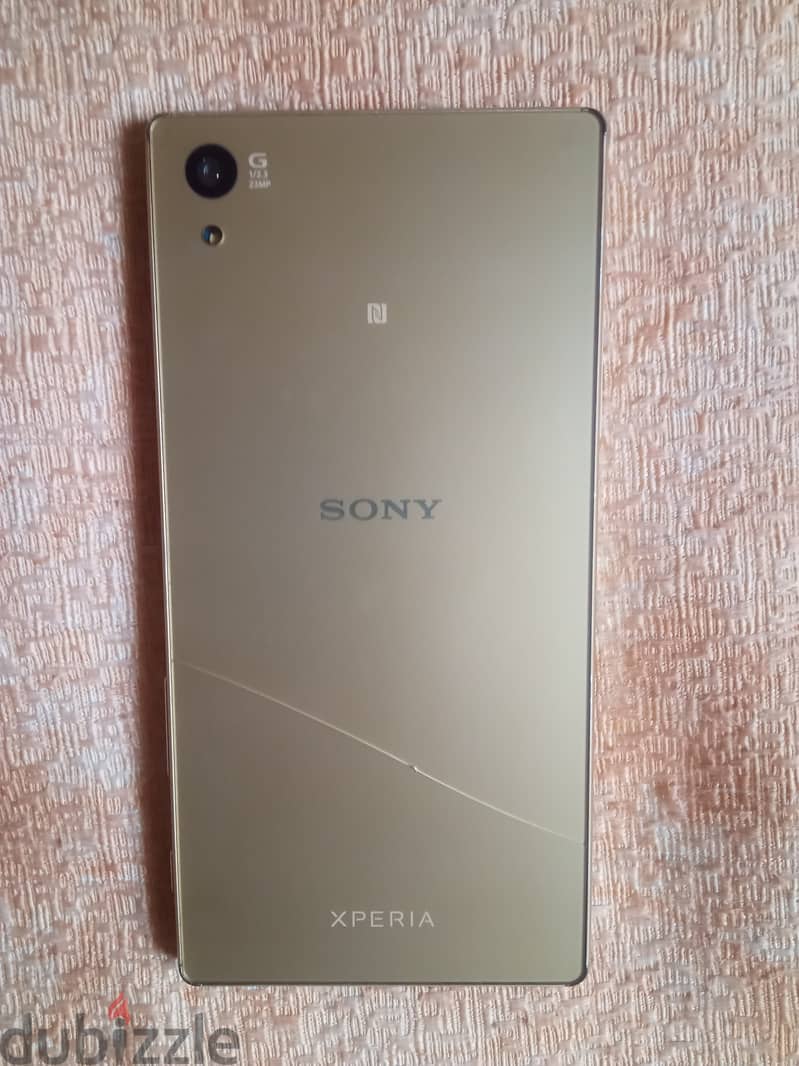 sony xperia xa dual f3112  /Sony Xperia Z5 Dual 1