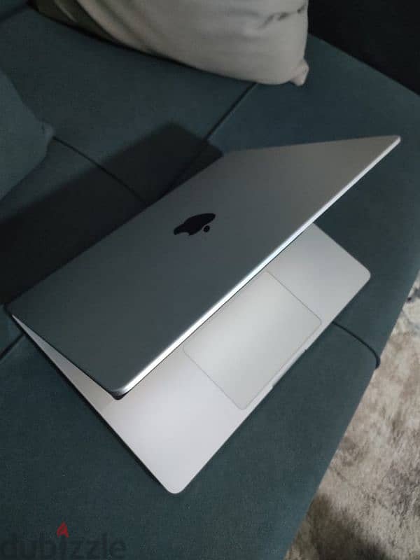 MacBook Pro M1 pro 14 inch 1 Tera 2