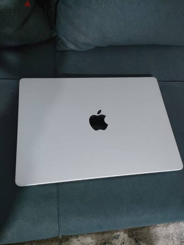 MacBook Pro M1 pro 14 inch 1 Tera 3