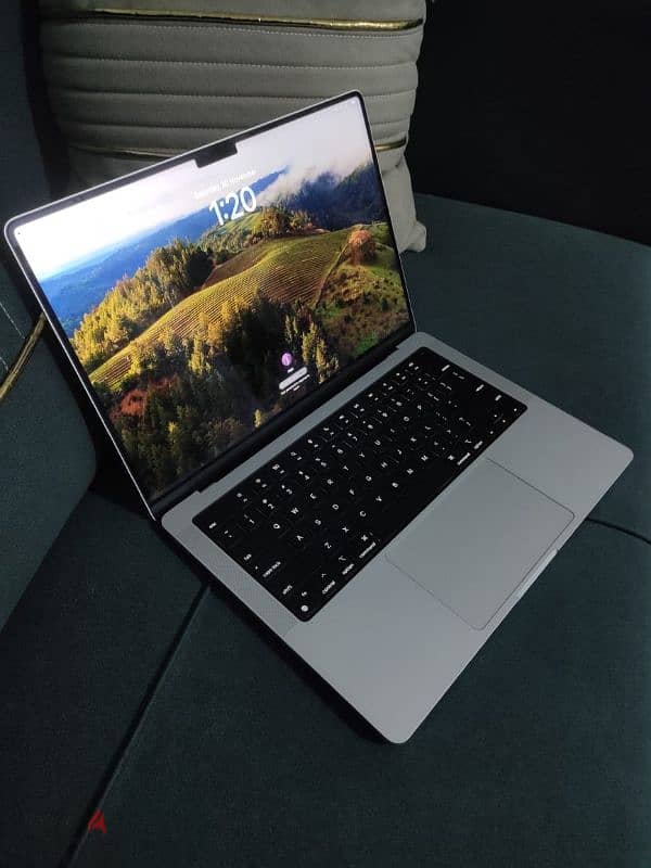 MacBook Pro M1 pro 14 inch 1 Tera 4