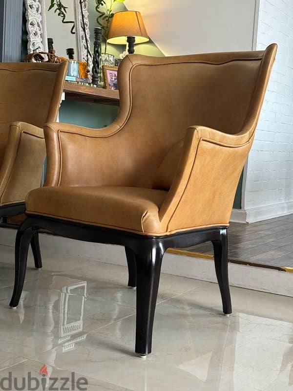 Two luxurious natural leather chairs. كرسيين جلد طبيعي بالكامل 2