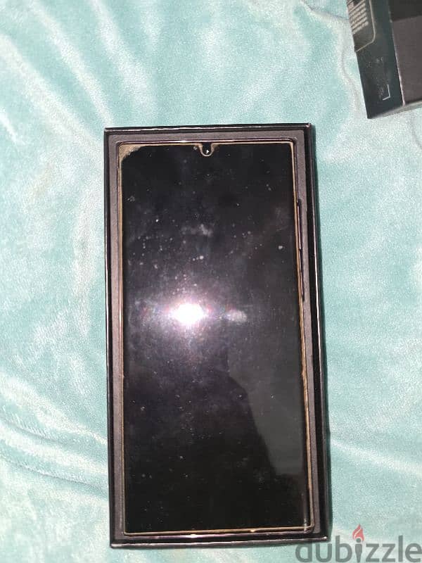 Samsung S22 Ultra - MINT CONDITION 3