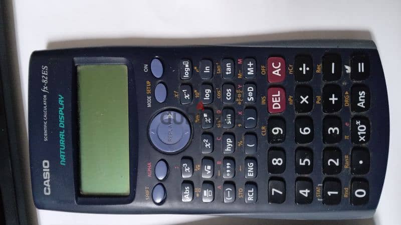 الة حاسبة Casio  fx  82 2