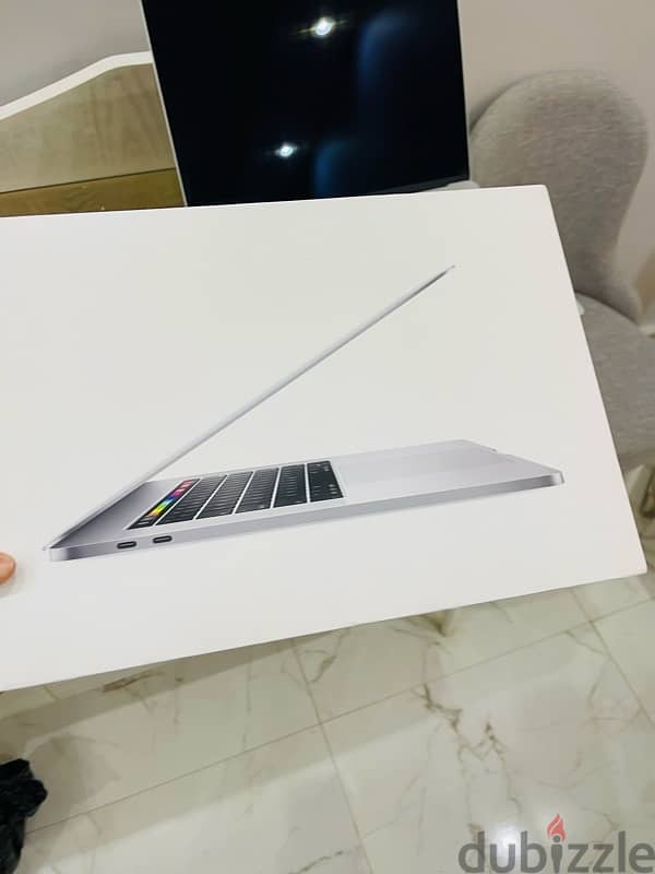 MacBook Pro (15-inch, 2019) 6