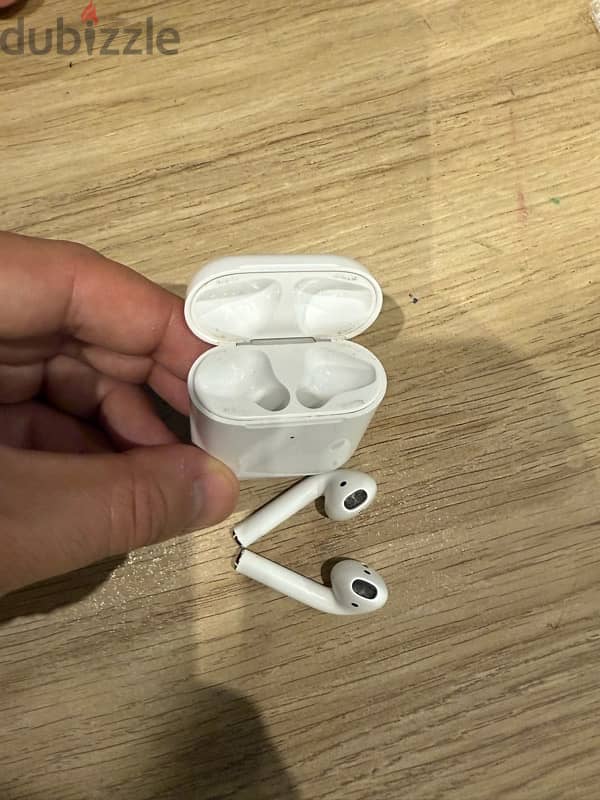 Airpods 2nd generation with wireless charging case 3