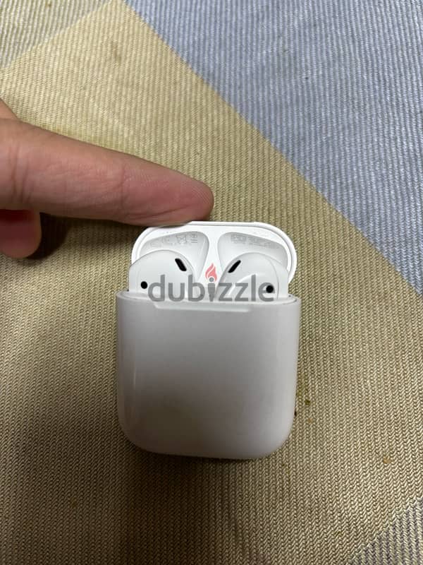 Airpods 2nd Gen - right side only working with the case 0