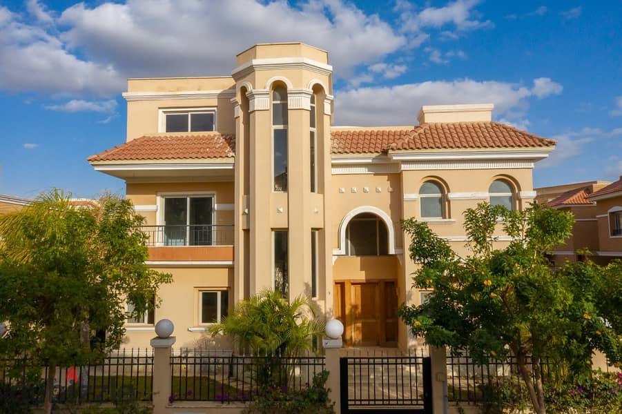 Luxury villa for sale in Cleopatra Palace, El Shorouk – Move-in ready. 0