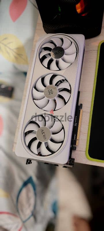 rtx 4070 super gigabyte aero new 2