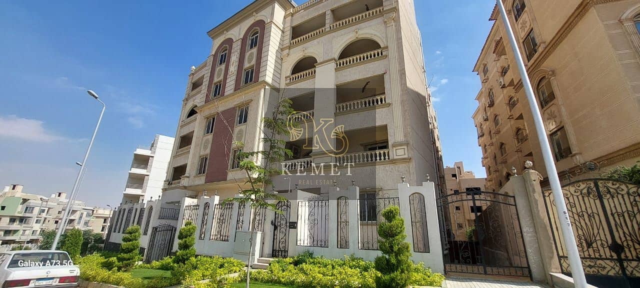 apartment for sale 193 ready to move , , prime location , in south lotus , new cairo 0