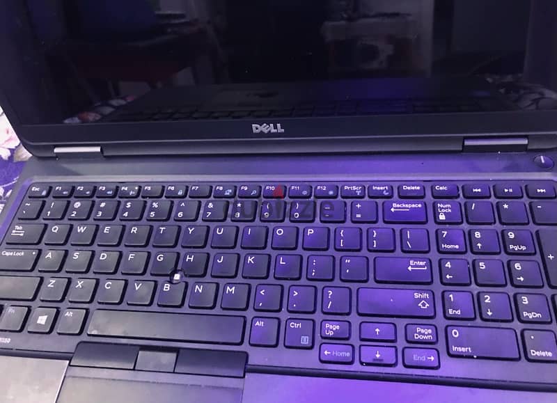 laptop  Dell 5550 2