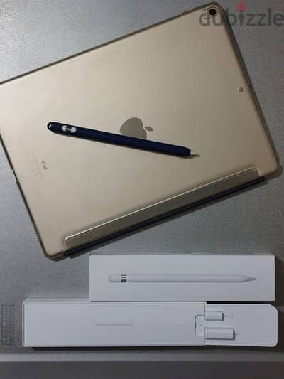 iPad Pro 2nd gen b98% like new +original keyboard & pencil