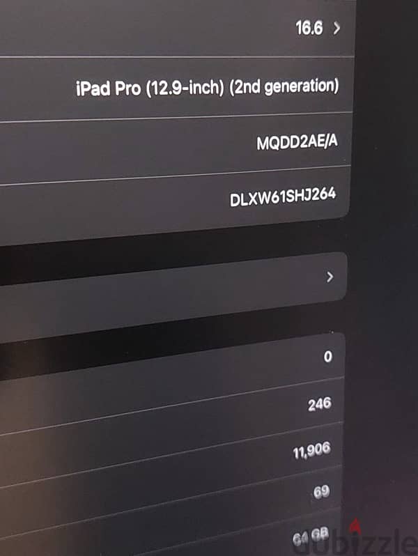 iPad Pro 2nd gen b98% like new +original keyboard & pencil 2