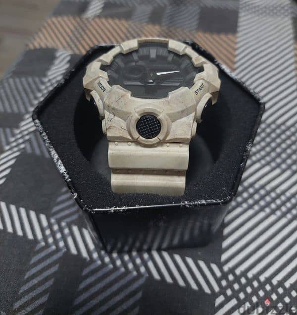 Casio G-Shock GA-700WM-5ADR 4