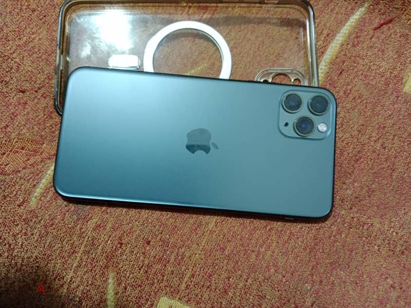 iPhone 11pro max 256 with box waterproof 2شريحه 1