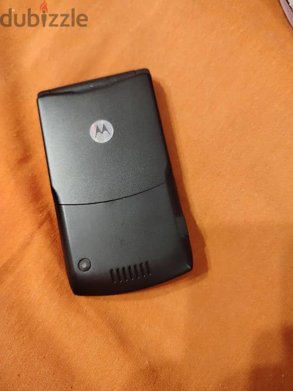 موتورولا v3 ،Motorola black 2