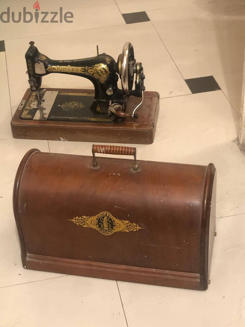 Antique Singer sewing machine 1