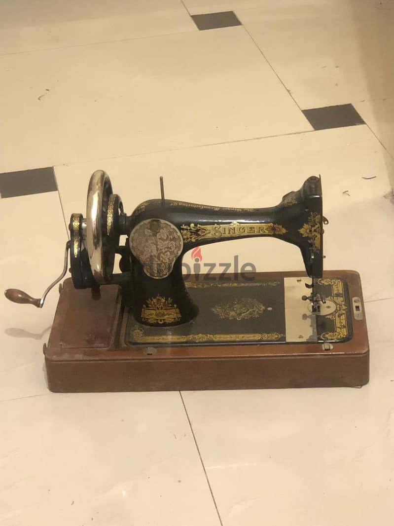 Antique Singer sewing machine 7