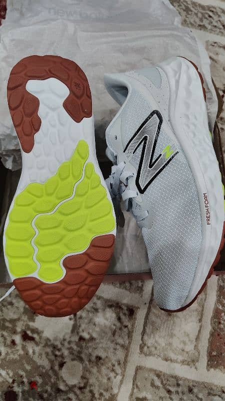 New Balance Arishi V4 ORIGINAL with box 0