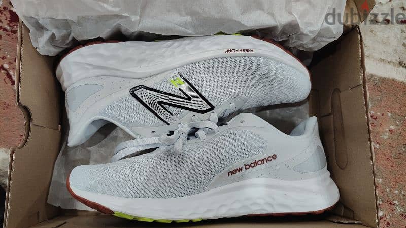 New Balance Arishi V4 ORIGINAL with box 2