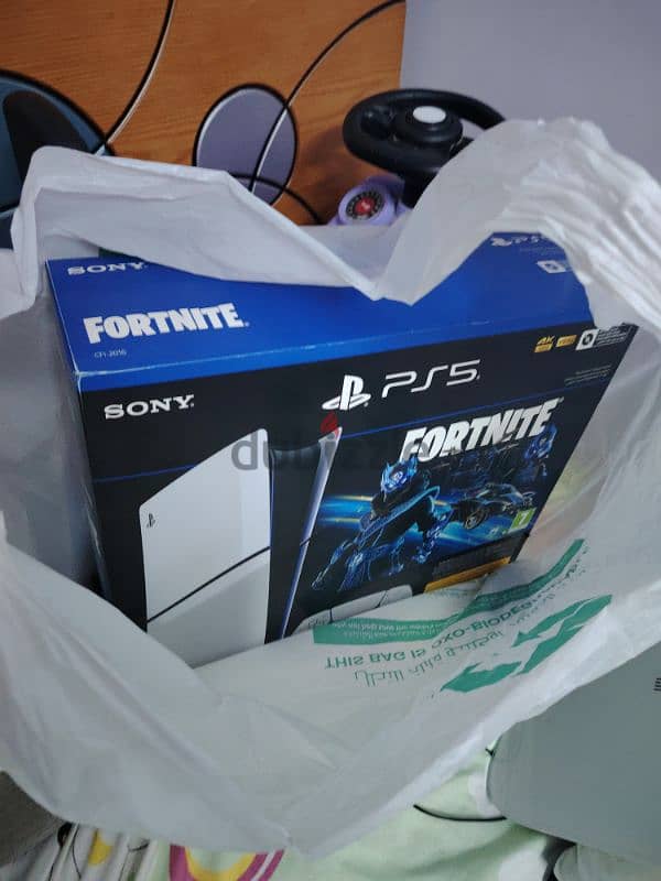 جديد متبرشم Ps5 digital 1 tb + Fortnite voucher 0