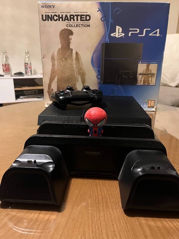 PS4 1TB 2-controllers 10