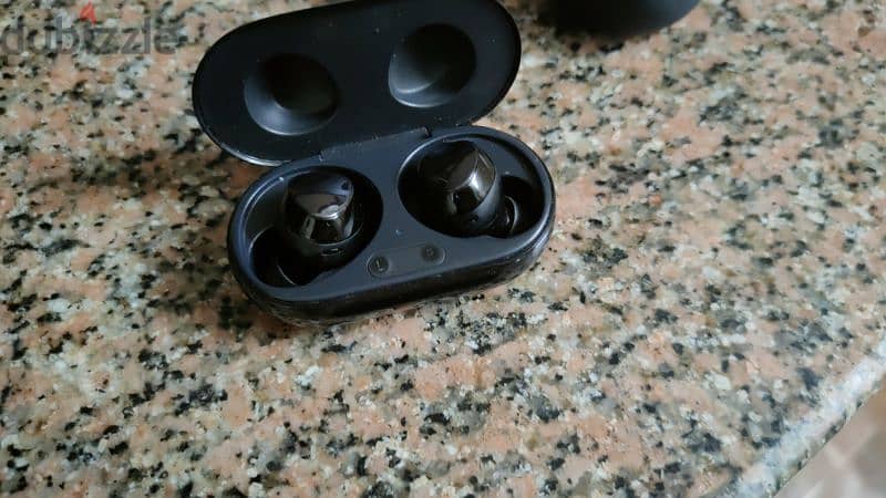 Samsung Galaxy buds plus 0