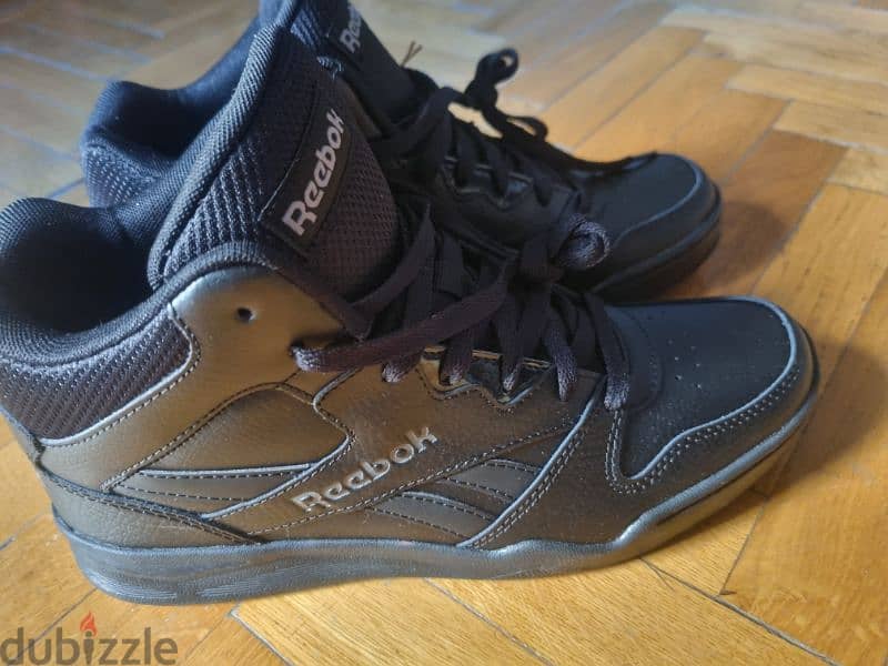 New mid rise original black Reebok  sneakers from the USA  size 41 1