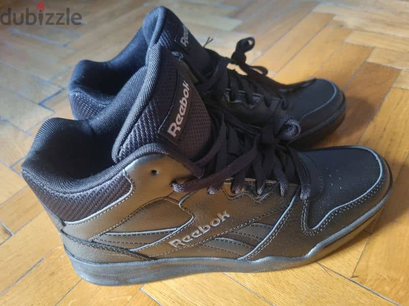 New mid rise original black Reebok  sneakers from the USA  size 41 5