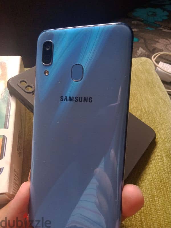 Samsung galaxy A30 10