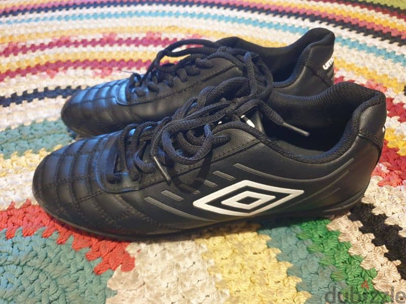 حذاء كورة اصلي umbro 0