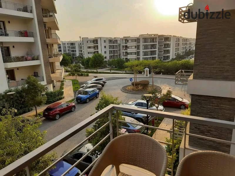 Apartment, you can rent it out in dollars, for sale in front of the Police Academy on the Suez Road, directly in New Cairo. 0