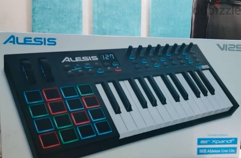 Alesis VI25 USB/MIDI keyboard controller 2