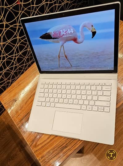 Microsoft surface book 2