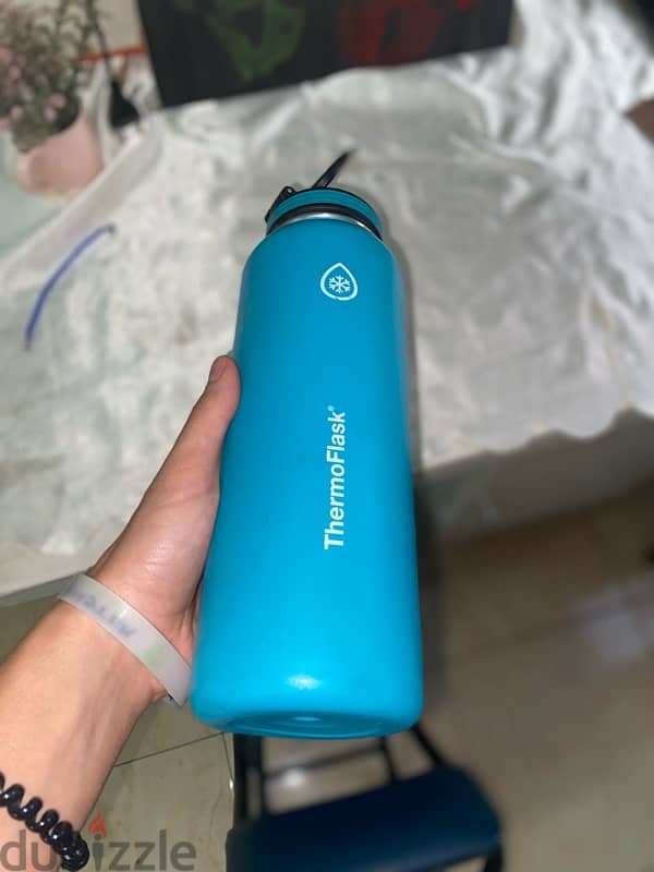 كولدير مياة thermo flask سعرو الاصلي 4200  استعمال خفيف من امريكا 0