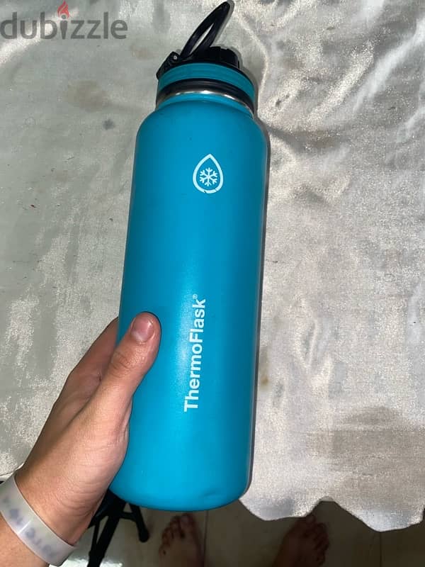 كولدير مياة thermo flask سعرو الاصلي 4200  استعمال خفيف من امريكا 2