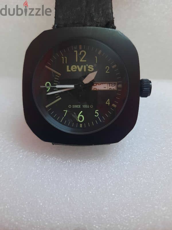 Levis Original Watch For Men like new 0