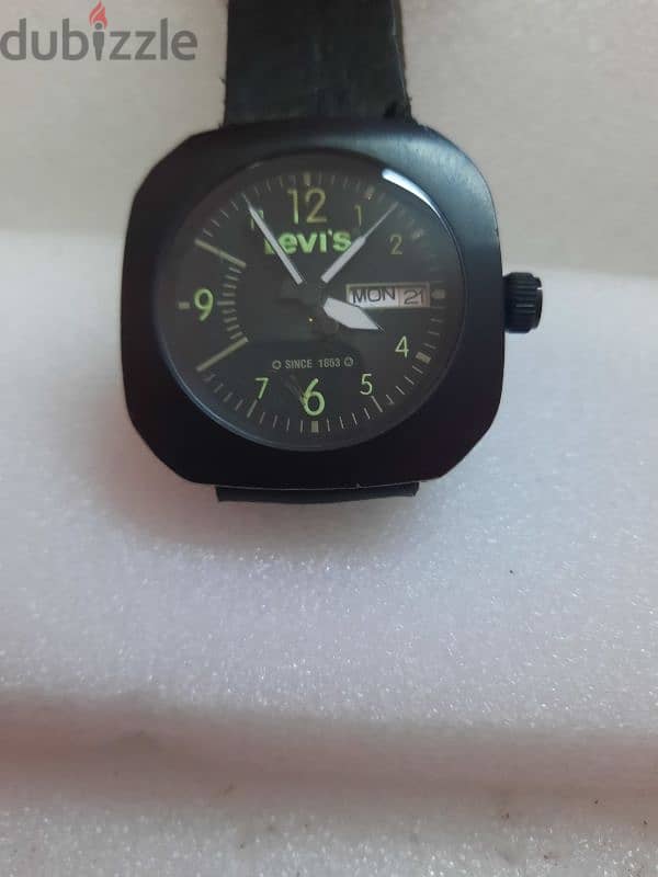 Levis Original Watch For Men like new 2