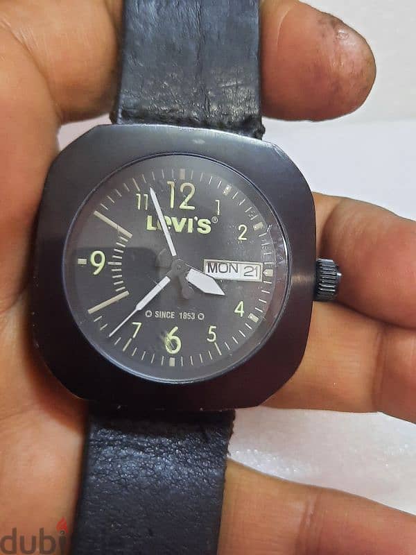 Levis Original Watch For Men like new 5