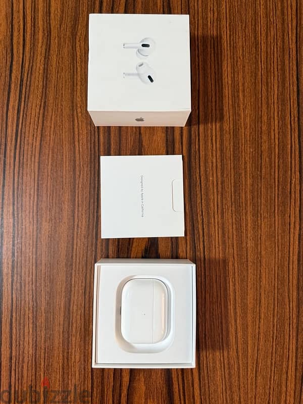 AirPods Pro 1 Wireless Charging Case with left Airpod only 3