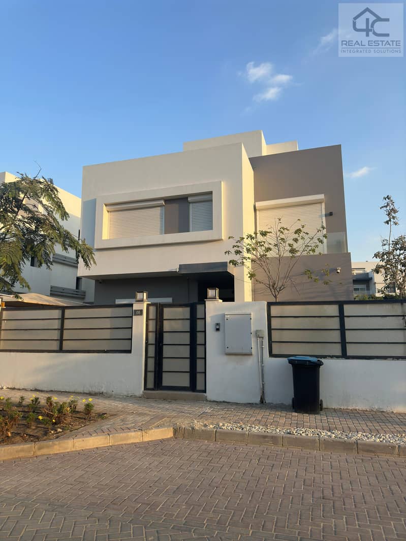 Standalone villa with a land area of 450m modern for sale at the lowest price Ready to move View Landscape in Hyde Park Fifth Settlement 0