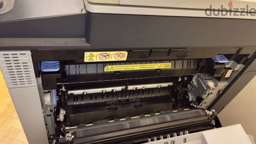 للبيع: طابعة HP LaserJet 700 Color MFP M775 ألوان 5