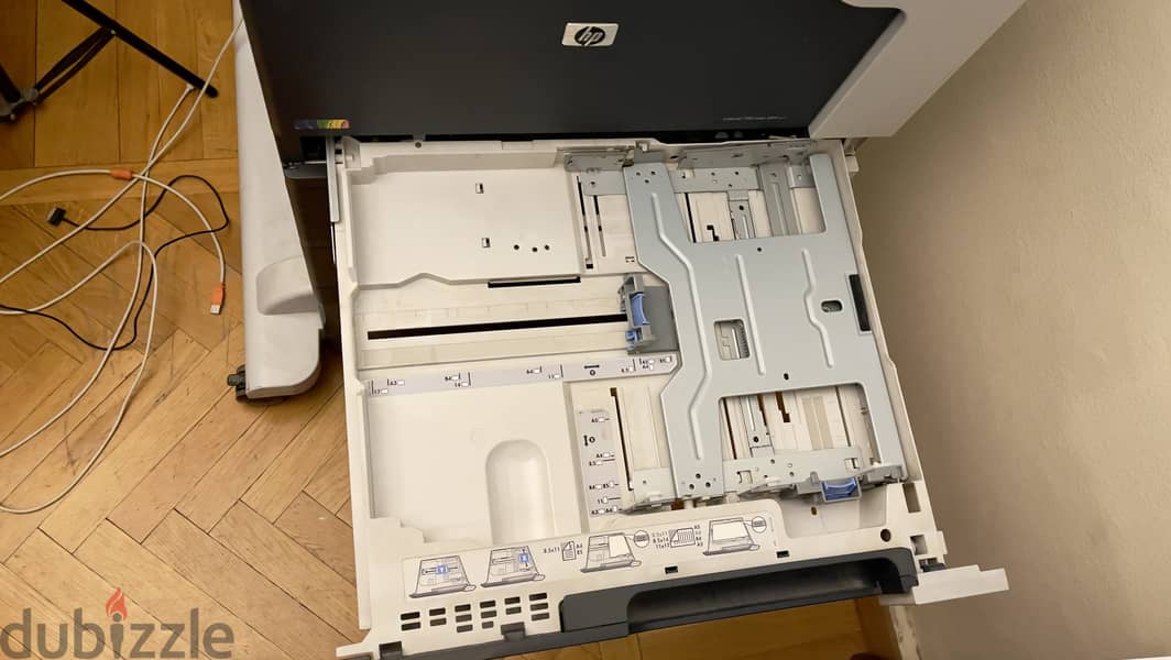 للبيع: طابعة HP LaserJet 700 Color MFP M775 ألوان 17