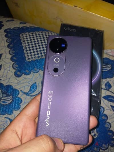 Vivo V40