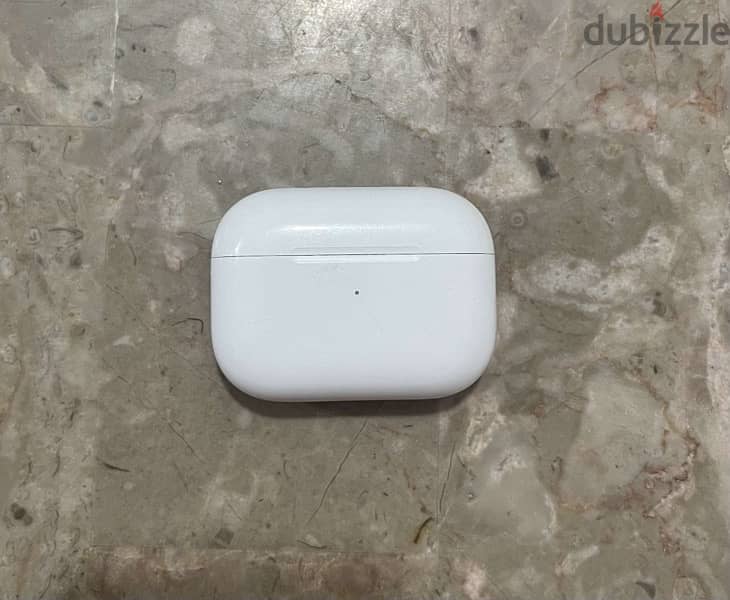 Airpods pro gen 1 with Right side and the case 3