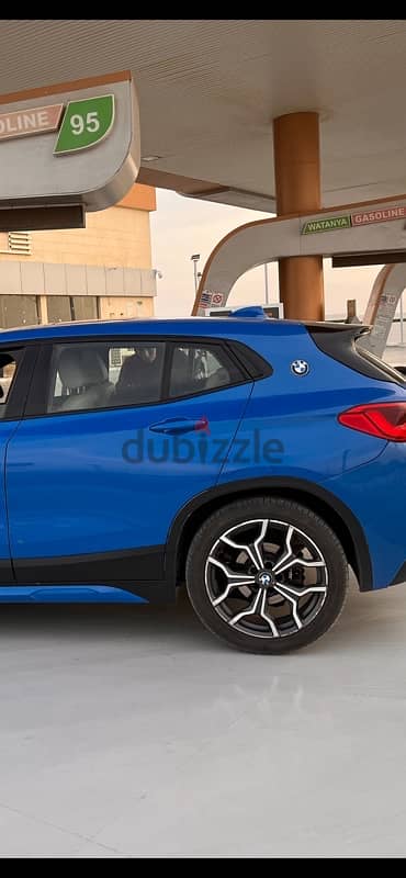 sport line صالون مميز ايجار BMW