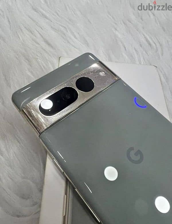 Pixel 7 Pro رسمي معاه العلبه باللون المميز 0