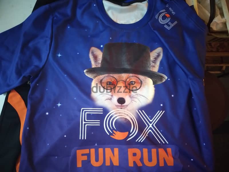 T-shirt blue with purpleand soft fabric and logo of fox 3