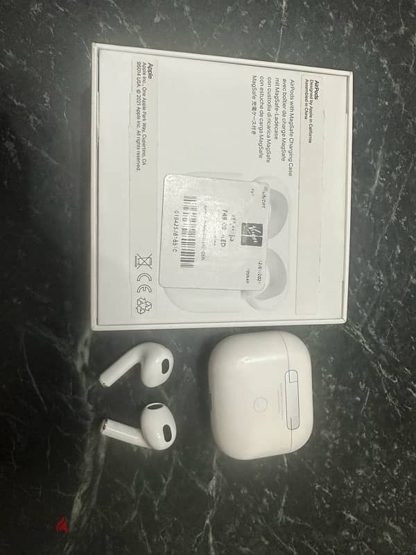 Apple AirPods 3 2